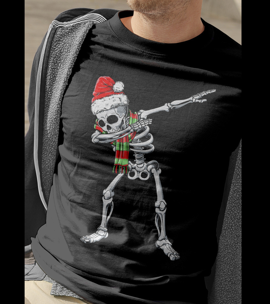 Dabbing Santa Skeleton Christmas Hat And Scarf T-Shirt