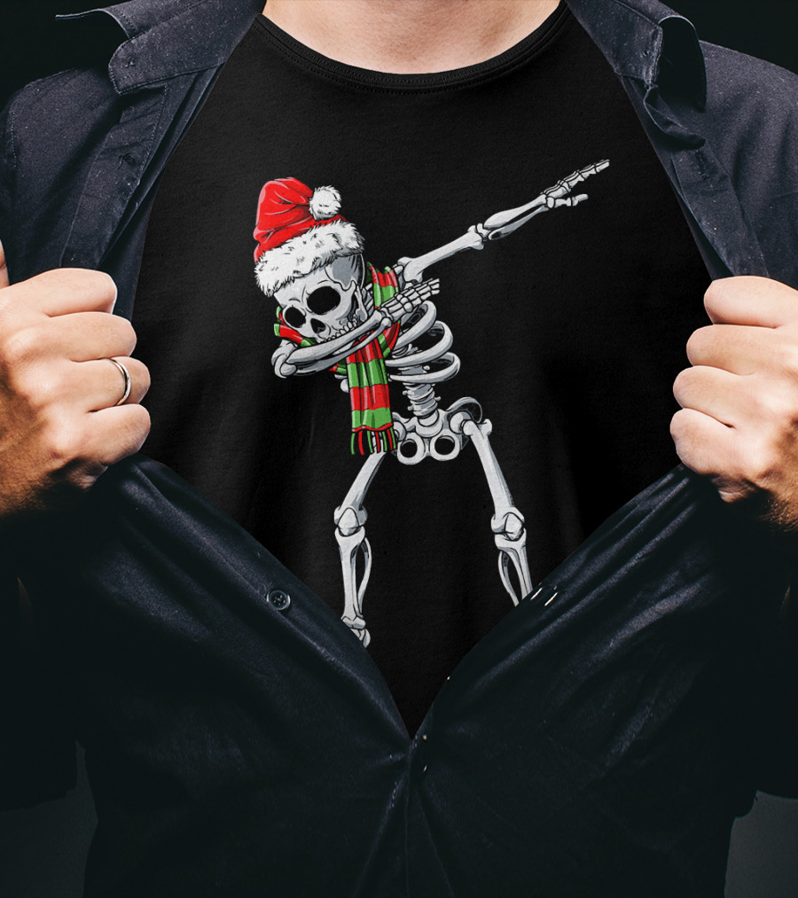 Dabbing Santa Skeleton Christmas Hat And Scarf T-Shirt