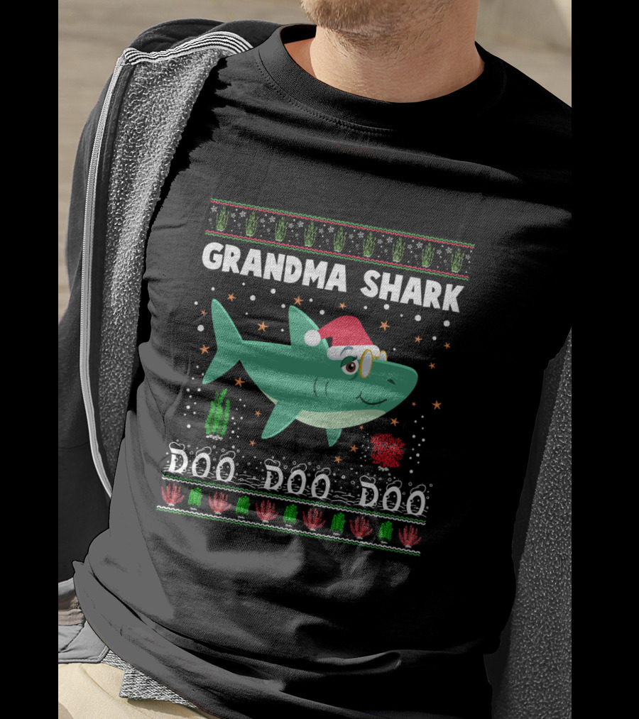 Grandma Shark Christmas Doo Doo Doo T-Shirt