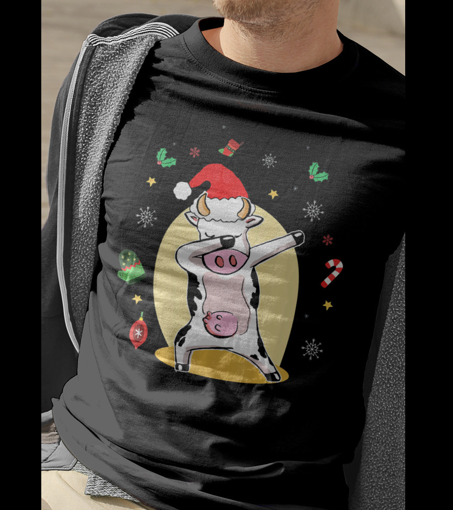 Cute Cow Dabbing Merry Santa Hat Christmas Candy Cane Snowflakes T-Shirt