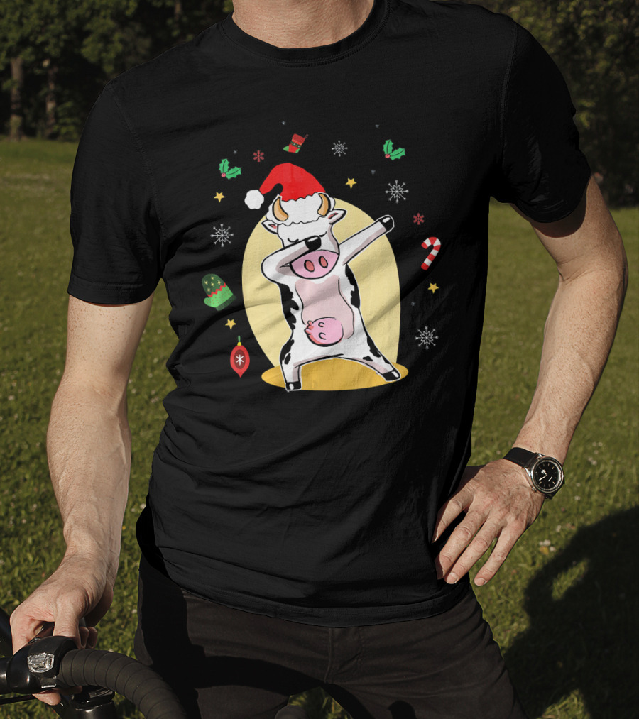 Cute Cow Dabbing Merry Santa Hat Christmas Candy Cane Snowflakes T-Shirt