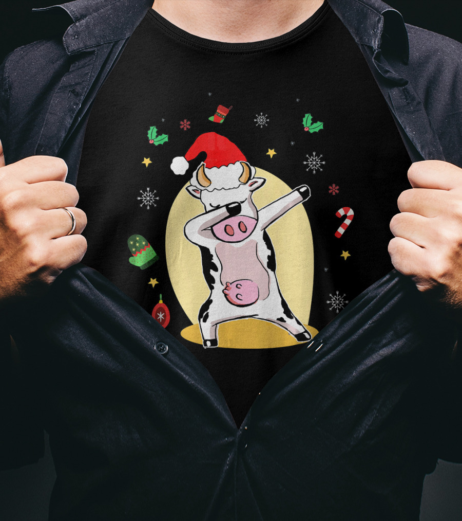 Cute Cow Dabbing Merry Santa Hat Christmas Candy Cane Snowflakes T-Shirt