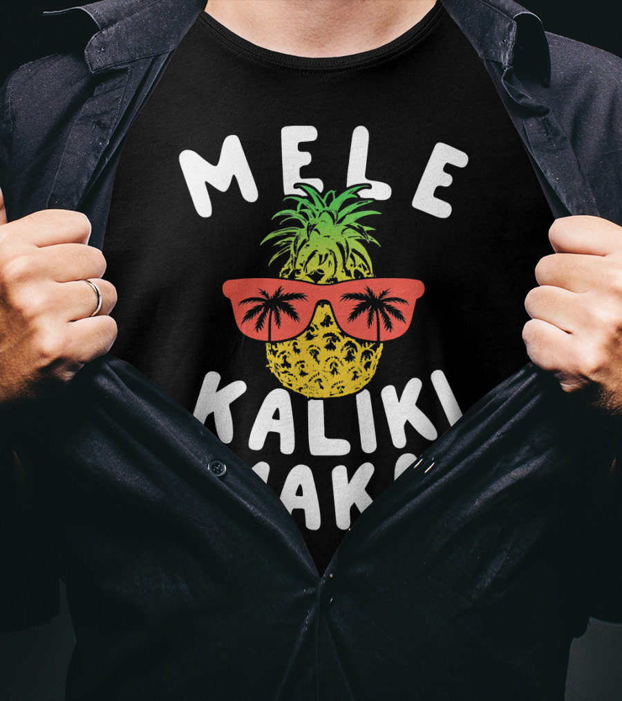 Mele Kalikimaka Pineapple With Sunglasses And Palm Trees T-Shirt