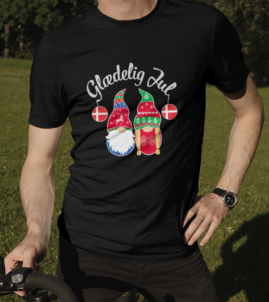 Glaedelig Jul Danish Merry Christmas With Festive Gnomes And Flags T-Shirt