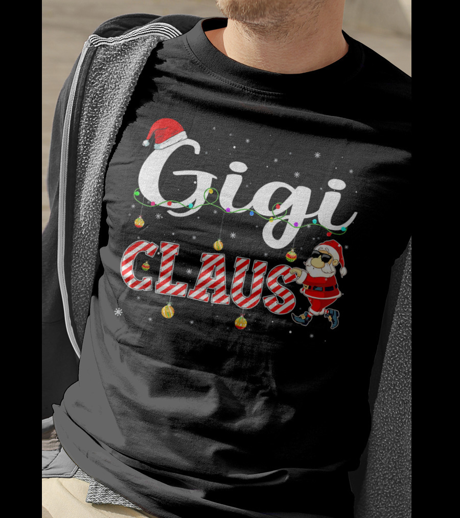 Gigi Claus Santa Hat Christmas Ornaments Snowflakes T-Shirt