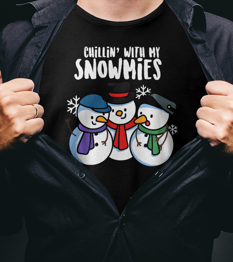 Chillin' With My Snowmies Snowmen In Winter Hats And Scarves T-Shirt