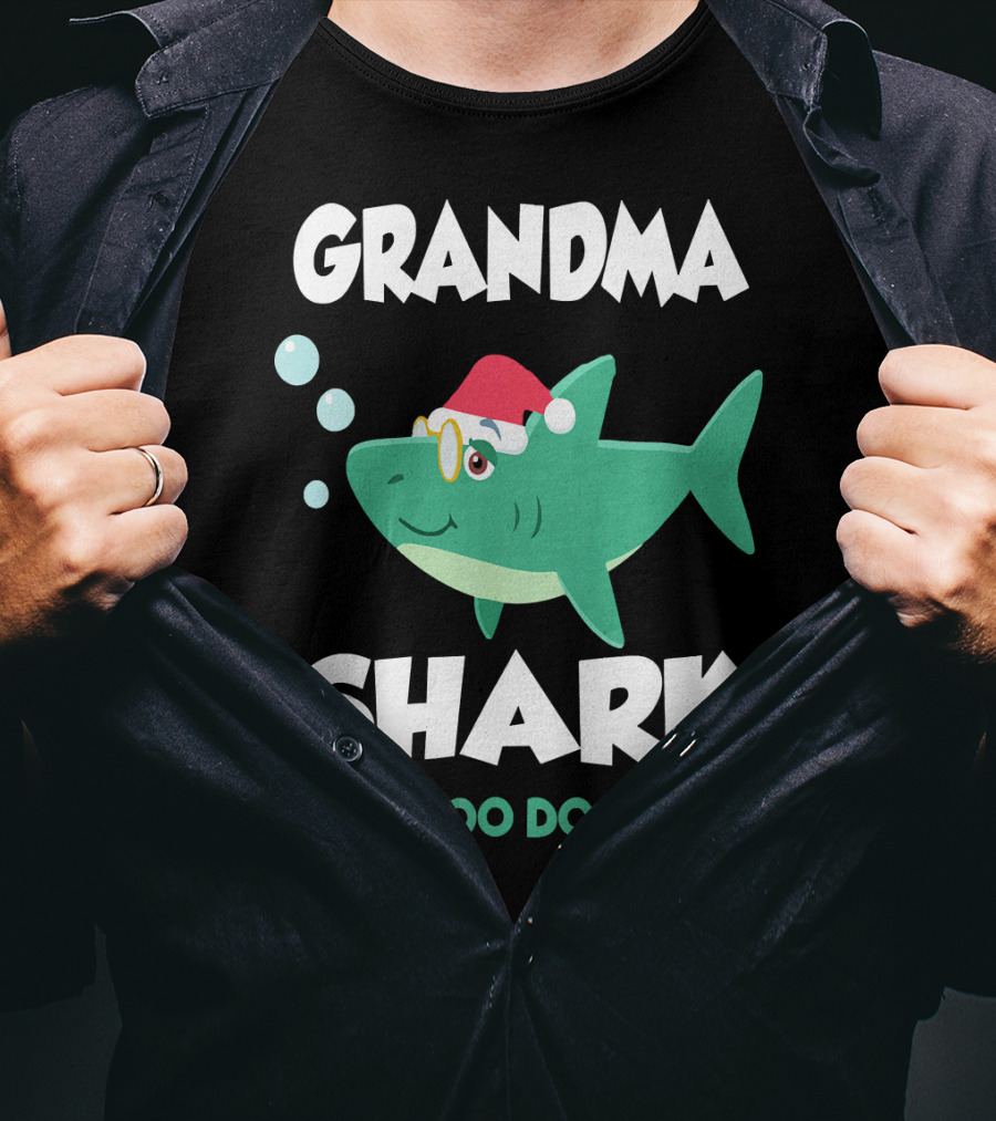 Grandma Shark Christmas Doo Doo Doo Doo Santa Hat T-Shirt
