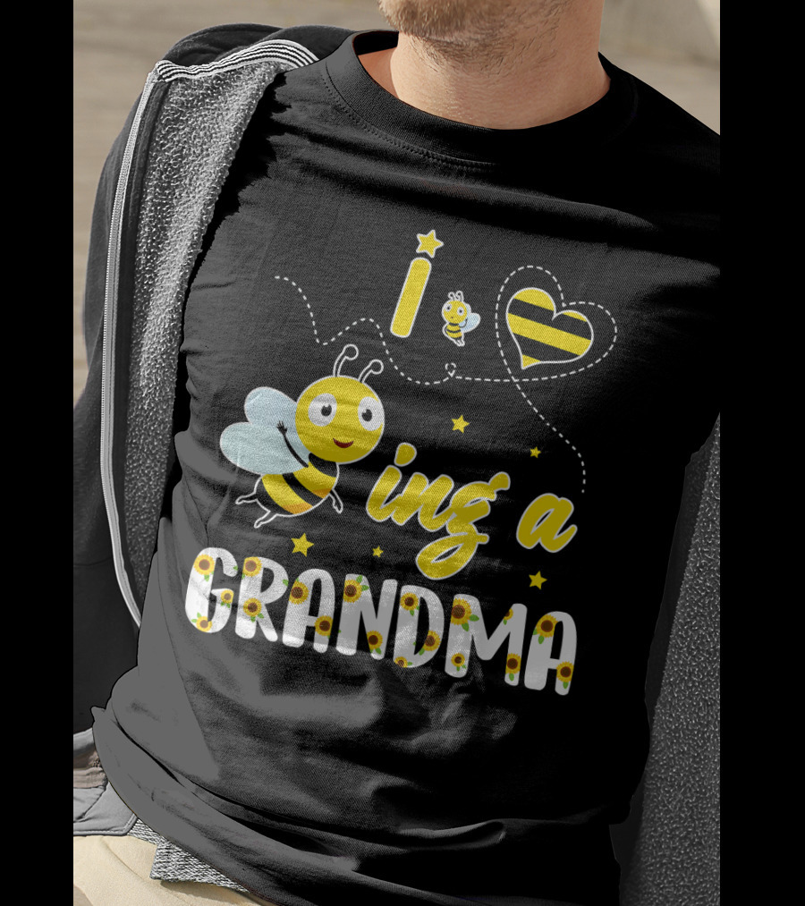 I Love Being A Great Grandma Bee-Themed Funny Family T-Shirt