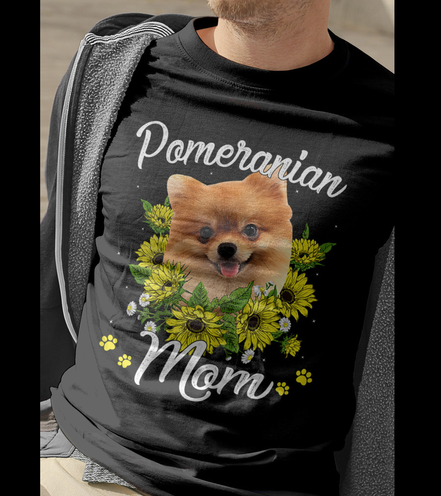 Pomeranian Mom Sunflowers Mother's Day T-Shirt