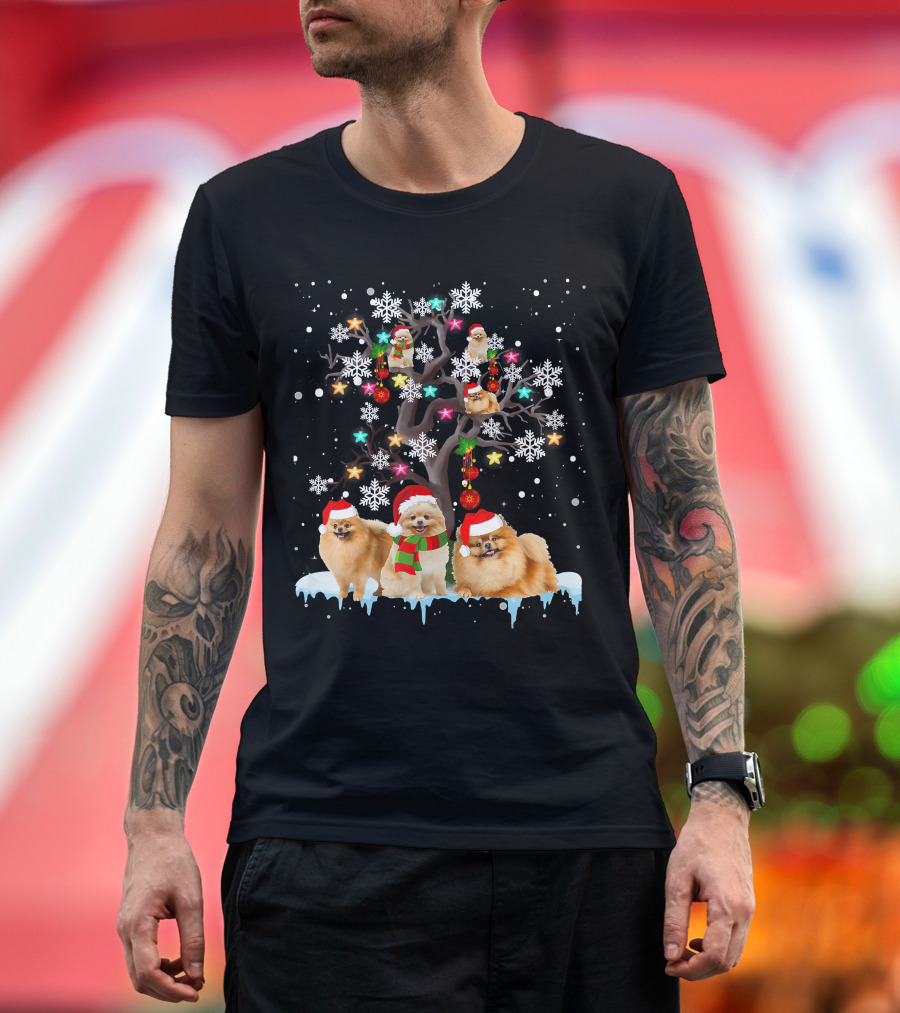 Pomeranian Santa Hat Snowflakes Christmas Tree T-Shirt