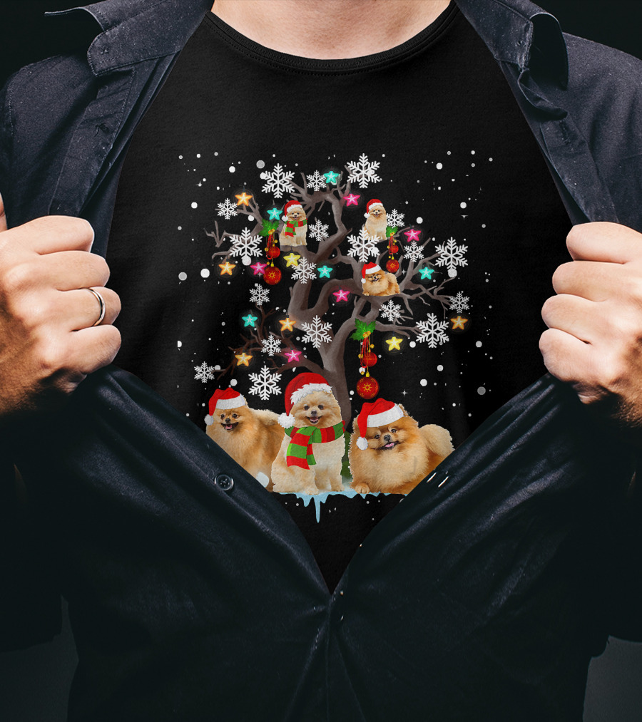 Pomeranian Santa Hat Snowflakes Christmas Tree T-Shirt