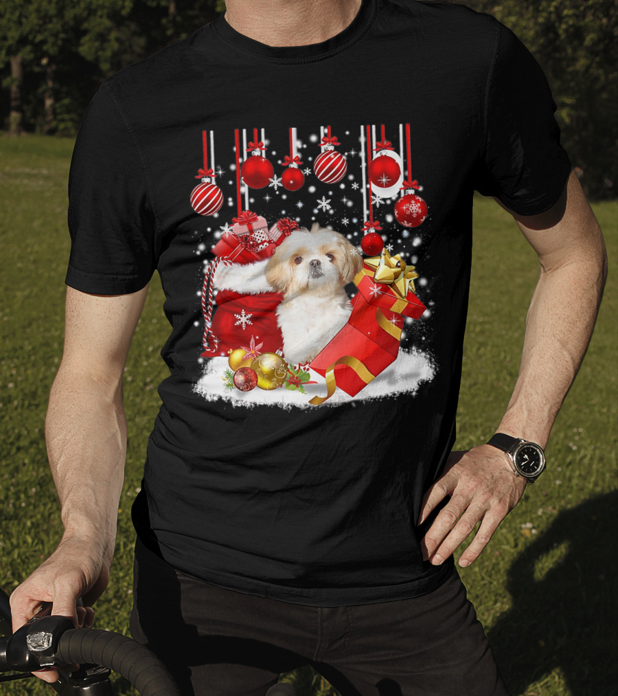 Shih Tzu Christmas Holiday Decorations With Dog And Festive Snow Ornaments T-Shirt