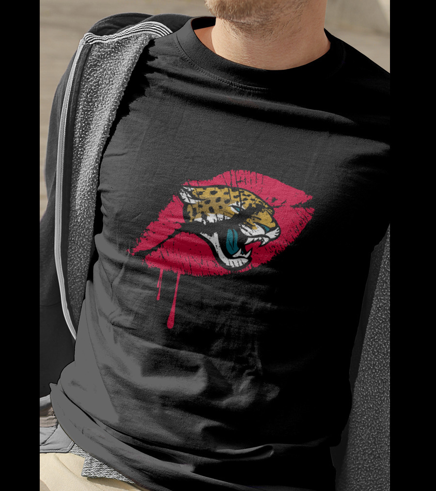 Jacksonville Jaguars Fierce Lip Art T-Shirt